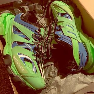 Balenciaga sneaker size 39